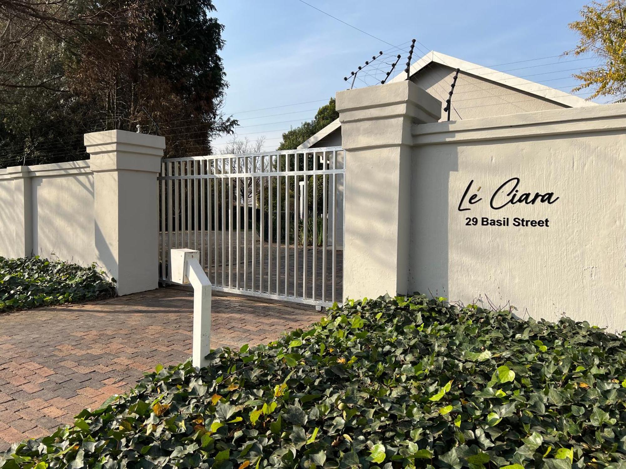 Le'Ciara Luxury Guest House Johannesburgo Exterior foto
